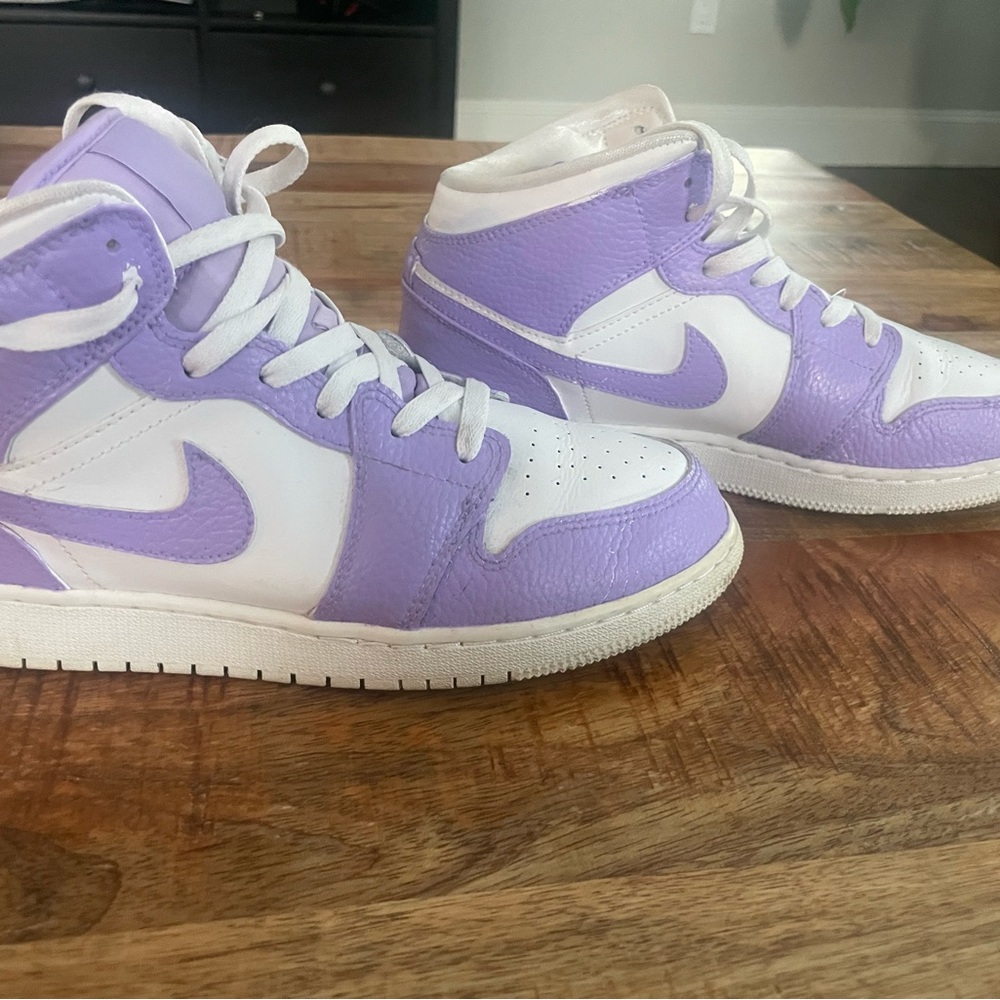 Jordan Sneakers Purple and White